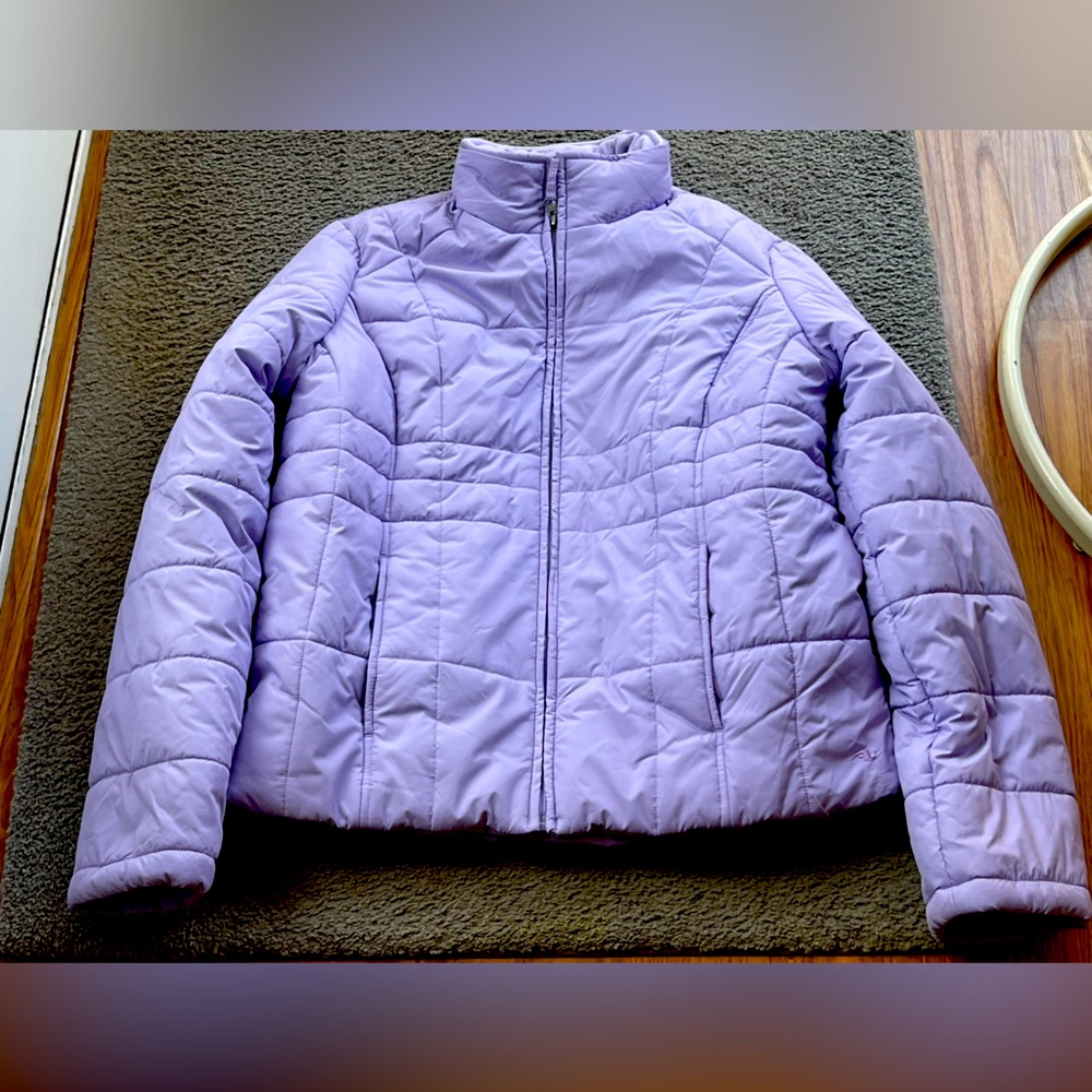 ATHLETIC WORKS LADIES PURPLE PUFFER COAT. Size M.